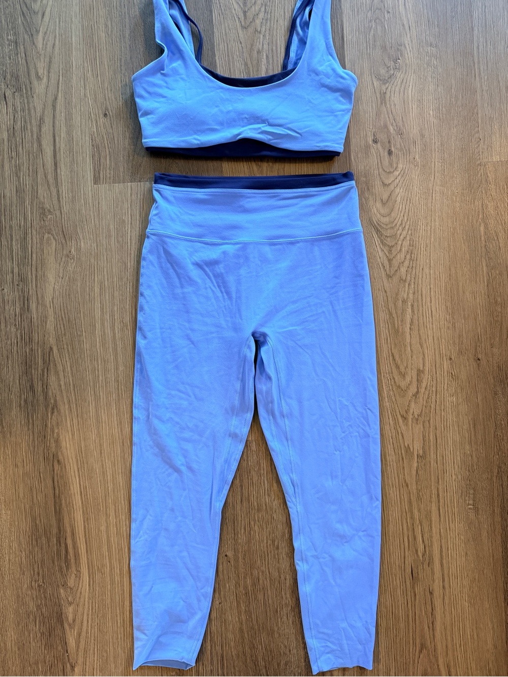 Supportive Light Blue Scoop Sports Bra and High-Waist Leggings Set